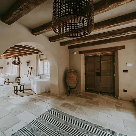 Luxury Estate With 6 Hectares Land Near Hilltop Town Motovun *