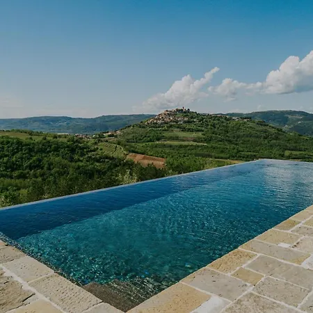 Luxury Estate With 6 Hectares Land Near Hilltop Town Motovun Kaldir