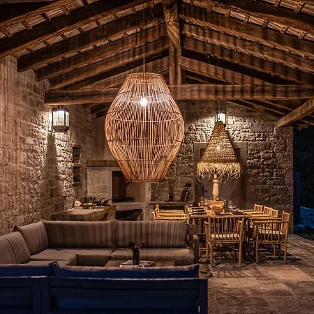 Luxury Estate With 6 Hectares Land Near Hilltop Town Motovun Kaldir