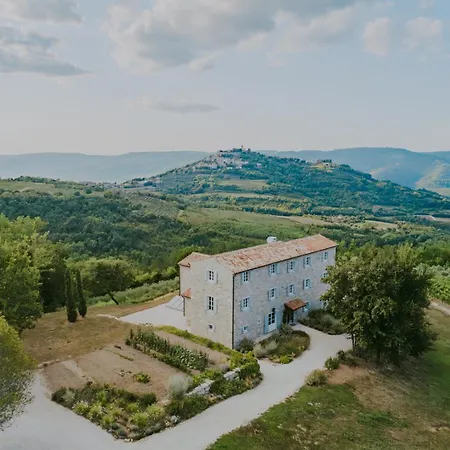 Luxury Estate With 6 Hectares Land Near Hilltop Town Motovun Kaldir