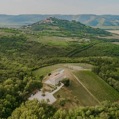 Villa Luxury Estate With 6 Hectares Land Near Hilltop Town Motovun Kaldir